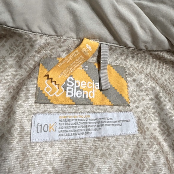 Special Blend snowboard jacket. Like Foursquare, Forum, Burton - Picture 3 of 6